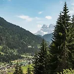 In With Ski-locker Châtel